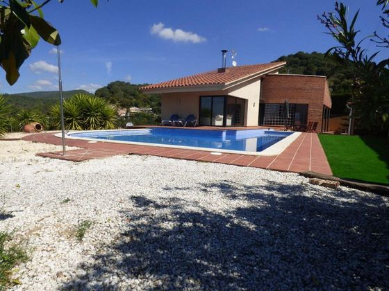 Foto 1 de Xalet en venda a Caldes de Montbui de 4 habitacions amb terrassa i piscina