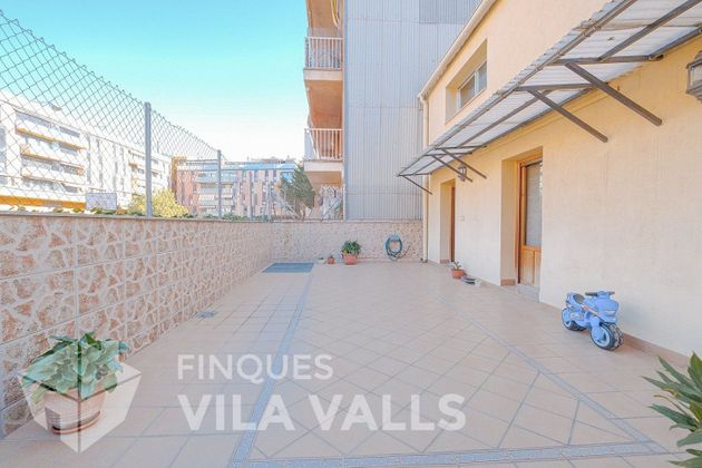 Foto 2 de Chalet en venta en Poble Nou - Zona Esportiva de 6 habitaciones con terraza y garaje