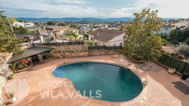 Foto 2 de Venta de chalet en Caldes de Montbui de 5 habitaciones con terraza y piscina