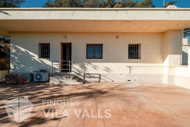 Foto 1 de Chalet en venta en Sant Quirze Safaja de 5 habitaciones con terraza y jardín