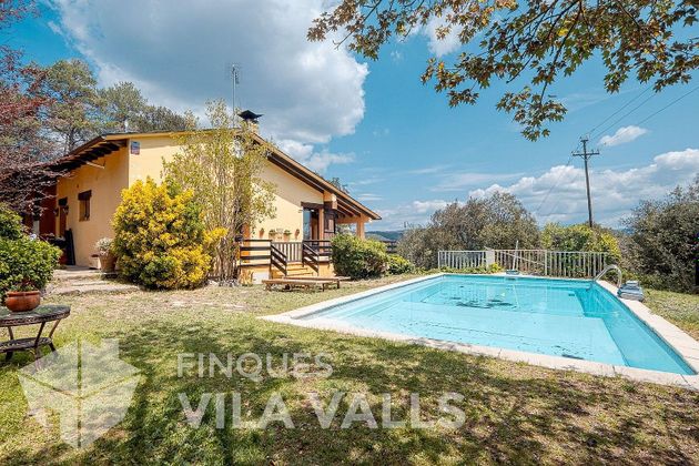 Foto 1 de Chalet en venta en Sant Quirze Safaja de 4 habitaciones con terraza y piscina