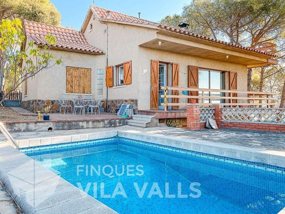 Foto 1 de Xalet en venda a Caldes de Montbui de 6 habitacions amb terrassa i piscina