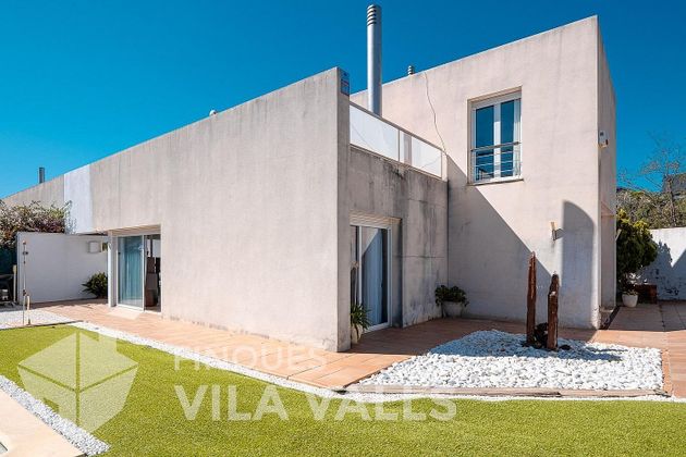 Foto 1 de Casa adossada en venda a Caldes de Montbui de 4 habitacions amb piscina i garatge