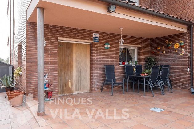 Foto 2 de Casa adossada en venda a Caldes de Montbui de 4 habitacions amb terrassa i garatge