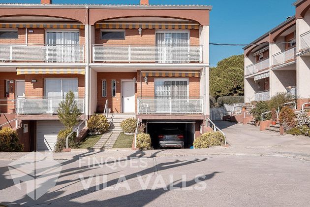 Foto 1 de Casa adossada en venda a Caldes de Montbui de 5 habitacions amb terrassa i piscina