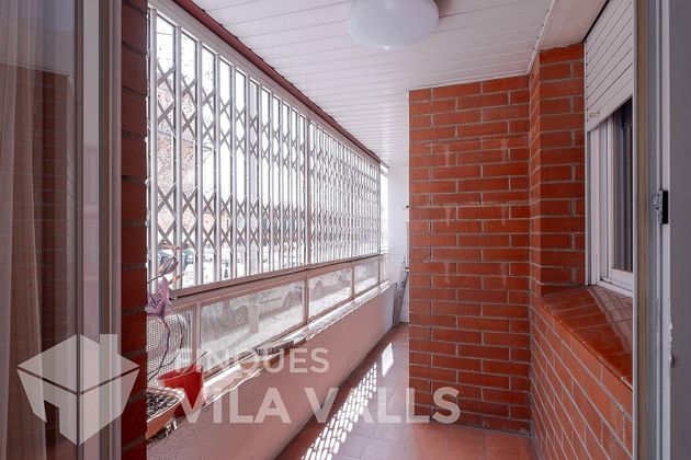 Foto 2 de Pis en venda a Can Borrell - La Plana de Lledó de 4 habitacions amb terrassa i jardí