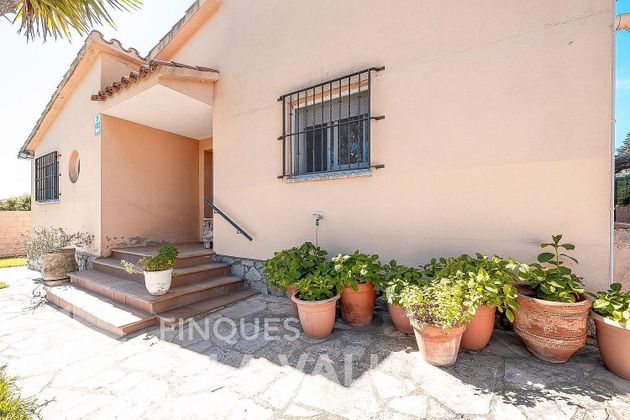 Foto 2 de Chalet en venta en Santa Eulàlia de Ronçana de 5 habitaciones con terraza y piscina