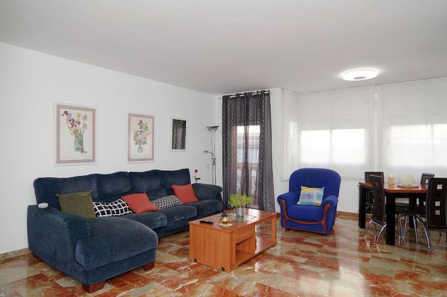 Foto 1 de Pis en venda a Sant Vicenç dels Horts de 4 habitacions amb garatge i balcó