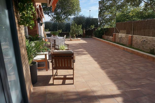 Foto 2 de Pis en venda a Sant Vicenç dels Horts de 3 habitacions amb terrassa i jardí