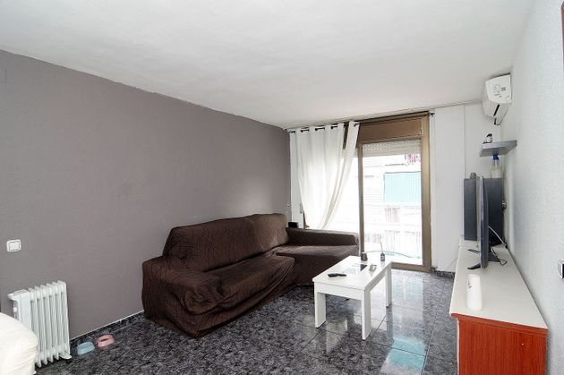 Foto 2 de Piso en venta en Sant Vicenç dels Horts de 4 habitaciones con balcón y aire acondicionado