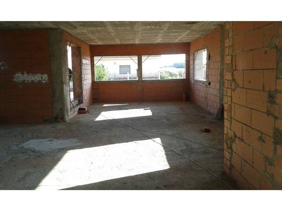Foto 2 de Venta de piso en Sils de 3 habitaciones con garaje y jardín