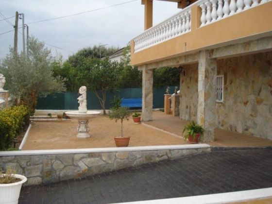 Foto 1 de Venta de chalet en Sils de 4 habitaciones con terraza y piscina