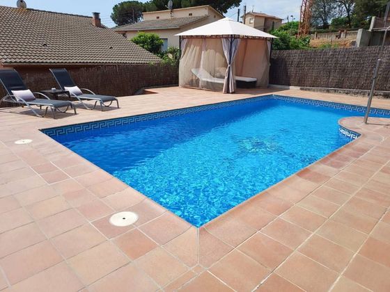 Foto 2 de Xalet en venda a Llinars del Valles de 5 habitacions amb terrassa i piscina