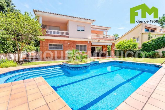 Foto 1 de Chalet en venta en Teià de 5 habitaciones con terraza y piscina