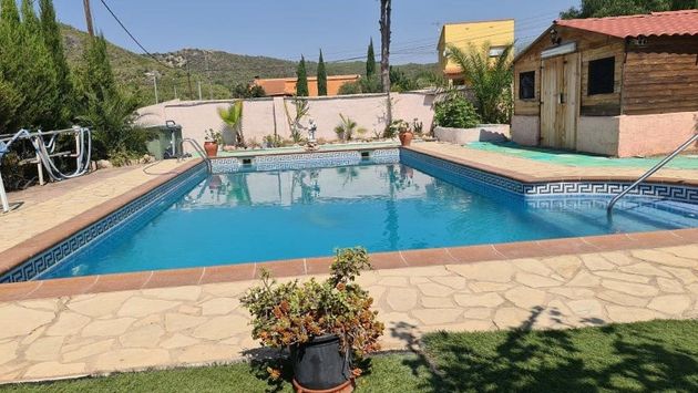 Foto 2 de Chalet en venta en Vespella de Gaià de 5 habitaciones con terraza y piscina
