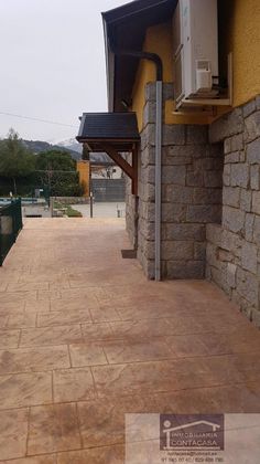 Foto 1 de Local en venta en Becerril de la Sierra con terraza y piscina