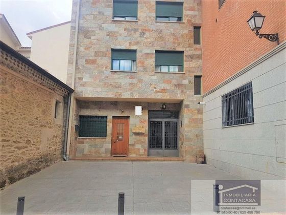 Foto 2 de Piso en venta en Miraflores de la Sierra de 2 habitaciones con terraza y balcón