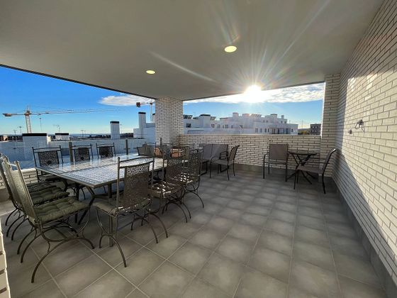 Foto 1 de Alquiler de ático en San Crispín - La Estación Consorcio de 4 habitaciones con terraza y piscina