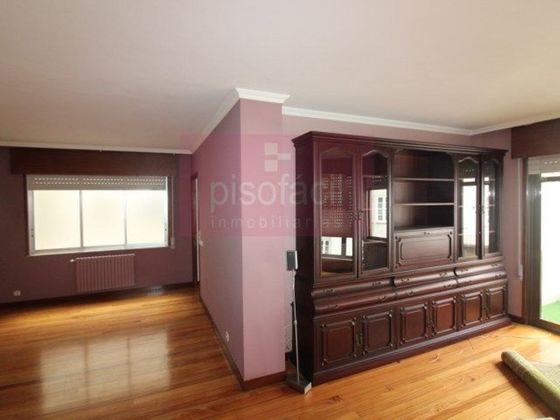 Foto 2 de Pis en venda a Centro - Recinto Amurallado de 4 habitacions amb garatge i balcó