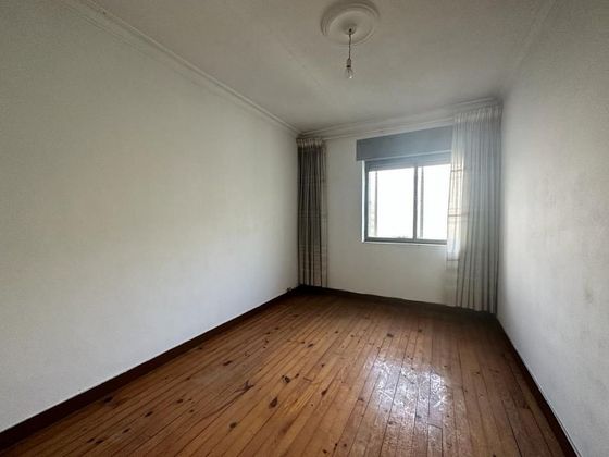 Foto 2 de Venta de piso en Sagrado Corazón - As Gándaras de 3 habitaciones con balcón