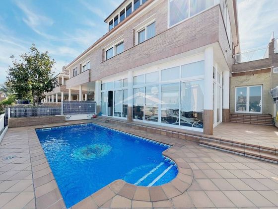 Foto 1 de Casa en venda a Sant Quirze Parc- Vallsuau - Castellet de 6 habitacions amb terrassa i piscina