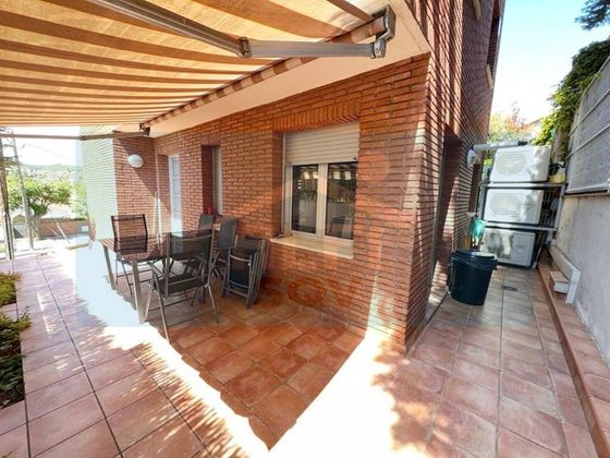 Foto 1 de Casa adossada en venda a Centre - Sant Quirze del Vallès de 5 habitacions amb terrassa i garatge