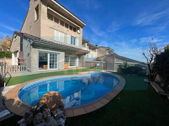 Foto 1 de Casa adossada en venda a Sant Quirze Parc- Vallsuau - Castellet de 4 habitacions amb piscina i garatge