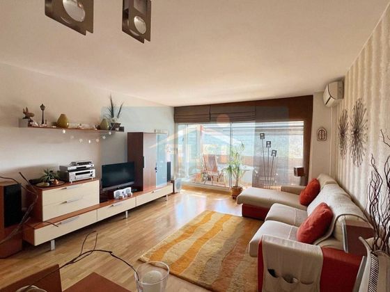 Foto 1 de Venta de piso en Can Casablanques de 3 habitaciones con terraza y piscina