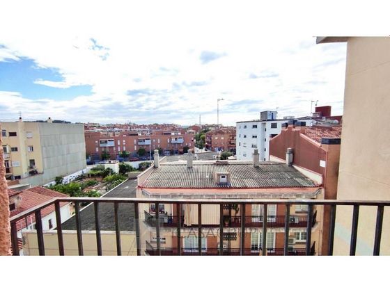 Foto 1 de Pis en venda a Zona Mercat de 3 habitacions amb balcó