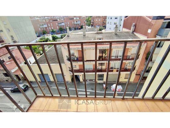 Foto 2 de Pis en venda a Zona Mercat de 3 habitacions amb balcó
