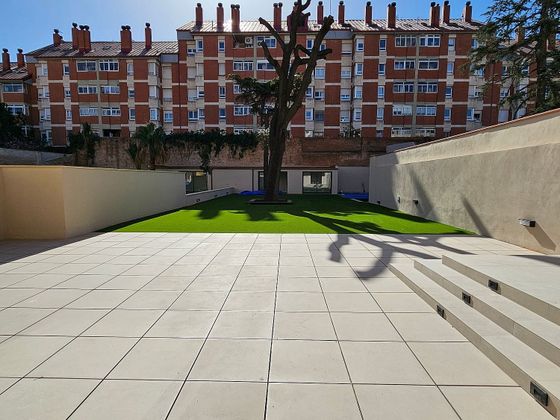 Foto 1 de Pis en venda a calle Cervantes de 3 habitacions amb piscina i jardí