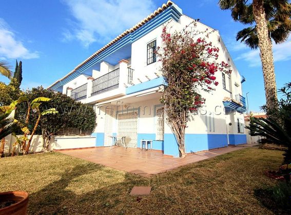 Foto 1 de Casa en venda a urbanización Los Delfines de 3 habitacions amb terrassa i piscina