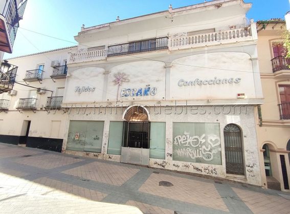 Foto 1 de Edifici en venda a calle José Téllez Macías amb ascensor