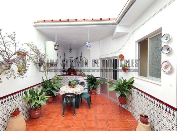 Foto 1 de Casa adossada en venda a calle Centro de 4 habitacions amb terrassa i garatge