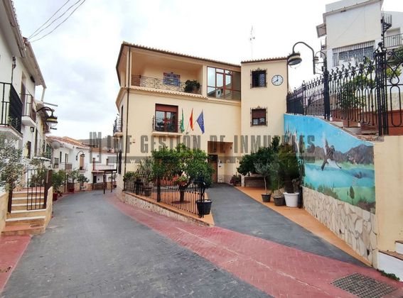 Foto 2 de Casa en venda a calle Ayuntamiento de 6 habitacions amb terrassa