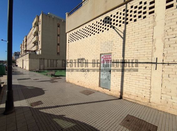 Foto 2 de Local en venta en calle Viejo de Málaga con terraza