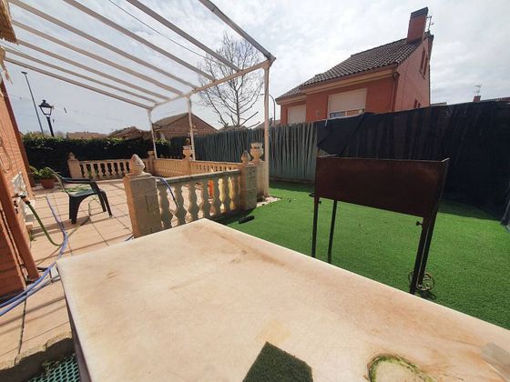 Foto 1 de Xalet en venda a Humanes de Madrid de 5 habitacions amb terrassa i garatge