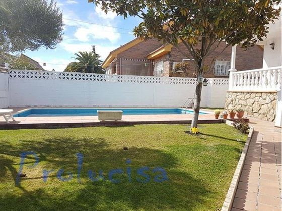 Foto 2 de Venta de chalet en Moraleja de Enmedio de 4 habitaciones con terraza y piscina