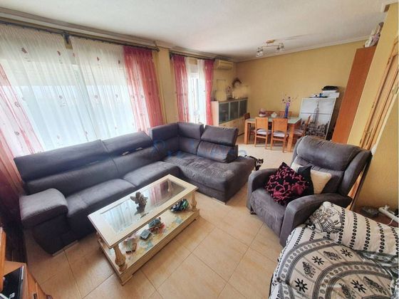 Foto 1 de Casa adossada en venda a Moraleja de Enmedio de 5 habitacions amb piscina i garatge