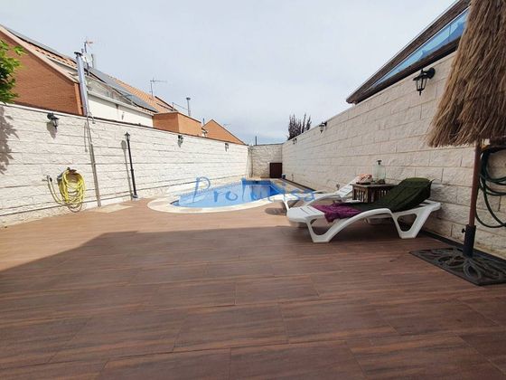 Foto 2 de Casa en venda a Moraleja de Enmedio de 4 habitacions amb terrassa i piscina