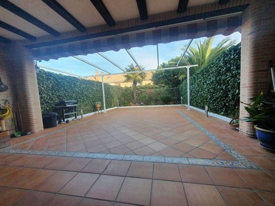 Foto 2 de Casa adossada en venda a Moraleja de Enmedio de 3 habitacions amb piscina i garatge