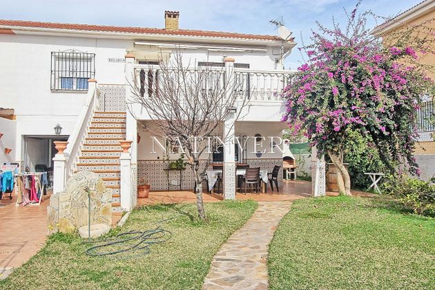 Foto 2 de Casa en venda a Benajarafe – Almayate de 4 habitacions amb terrassa i garatge