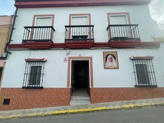 Foto 1 de Xalet en venda a Huévar del Aljarafe de 5 habitacions amb terrassa i aire acondicionat
