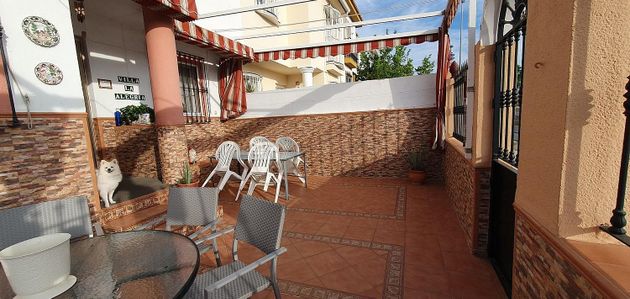Foto 2 de Venta de chalet en Castilleja de la Cuesta de 6 habitaciones con terraza y garaje
