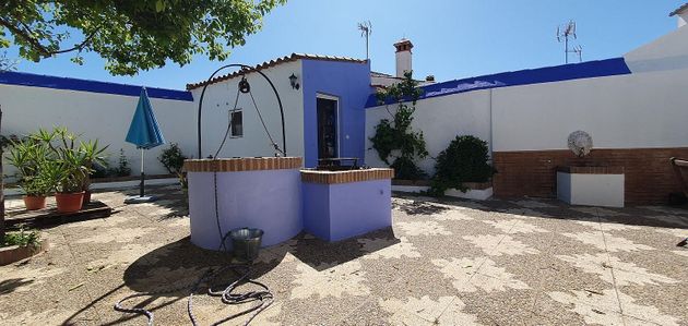 Foto 1 de Casa adosada en venta en Alanís de 4 habitaciones con terraza y balcón