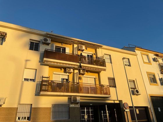 Foto 1 de Pis en venda a calle Córdoba de 3 habitacions amb garatge i balcó