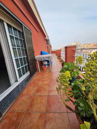Foto 2 de Ático en venta en Artigas - Llefià de 3 habitaciones con terraza y aire acondicionado