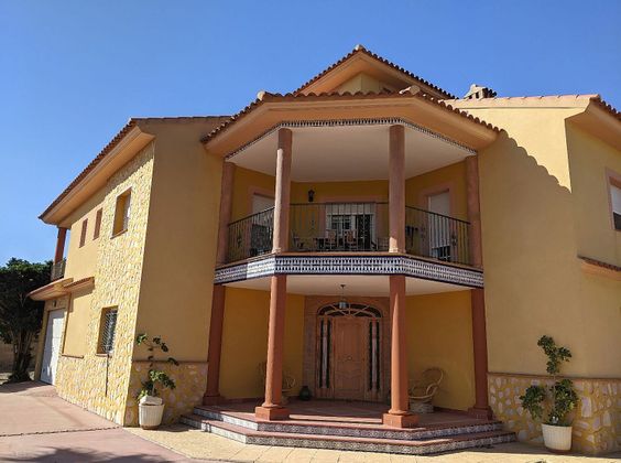 Foto 1 de Xalet en venda a calle Barriada Los Lobos de 4 habitacions amb terrassa i garatge