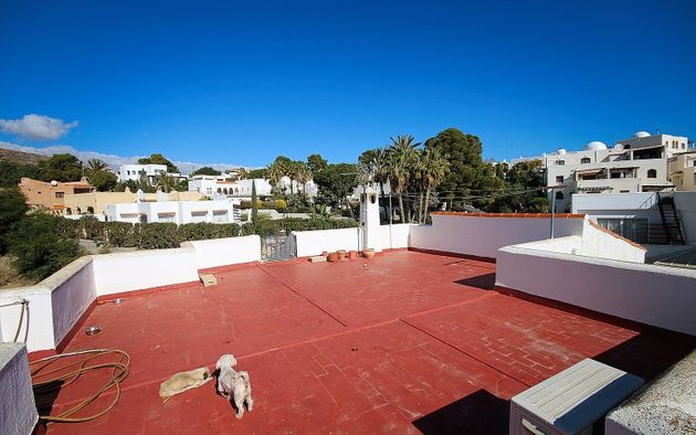Foto 2 de Xalet en venda a calle Picasso de 4 habitacions amb terrassa i piscina