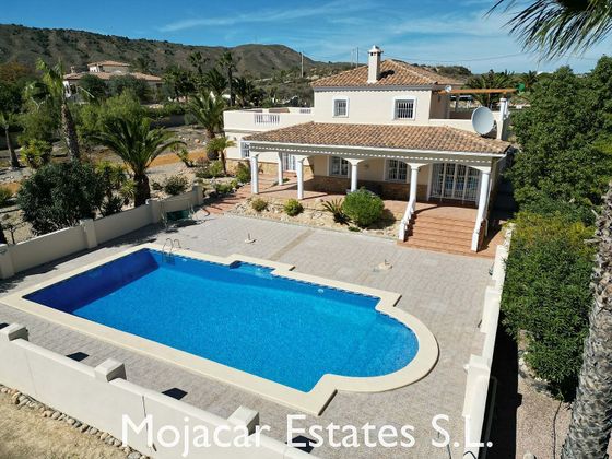 Foto 2 de Xalet en venda a calle Cañada de la Piedra de 4 habitacions amb terrassa i piscina